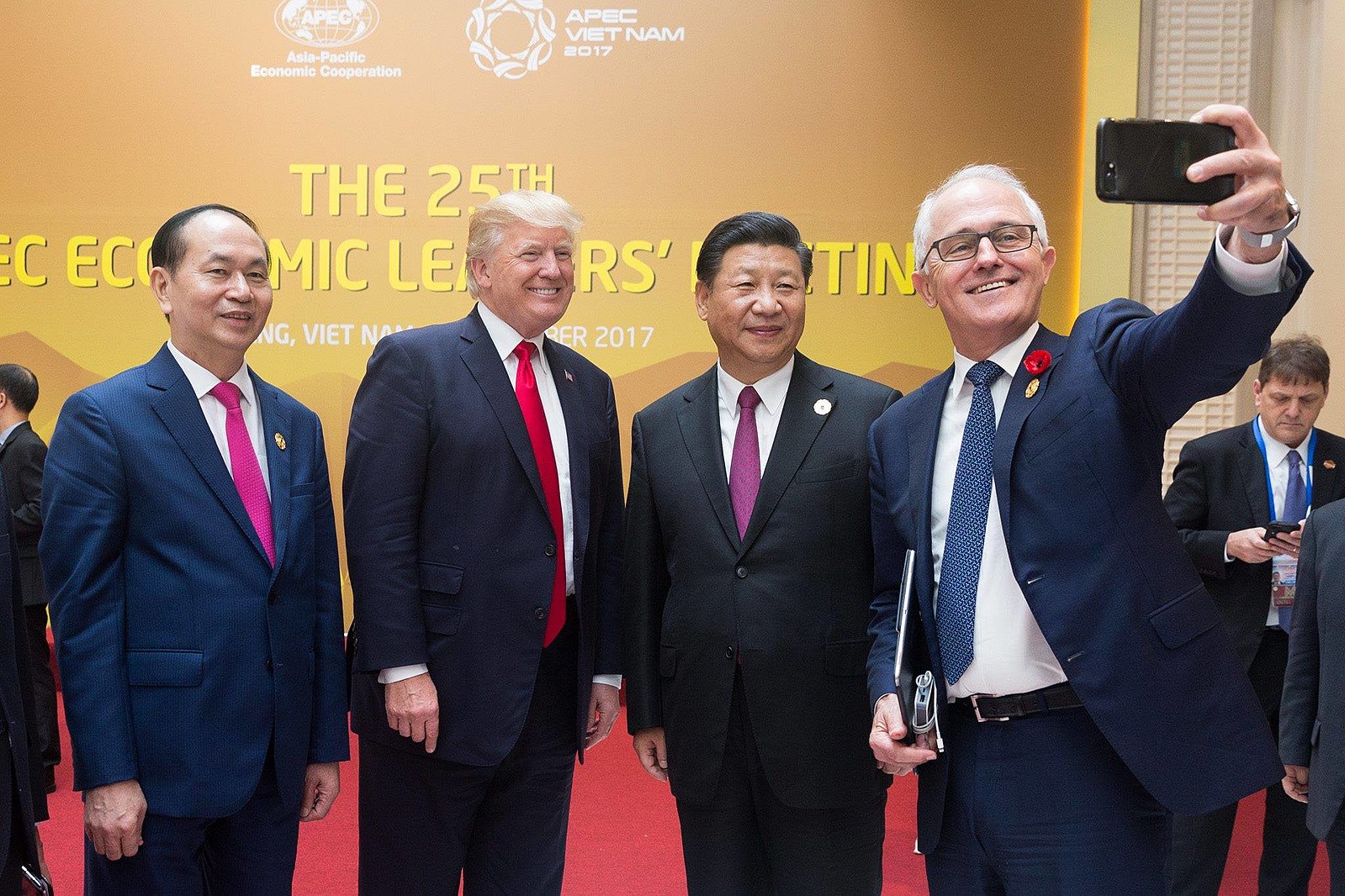 Turnbull selfie with Xi, Trump, Quang