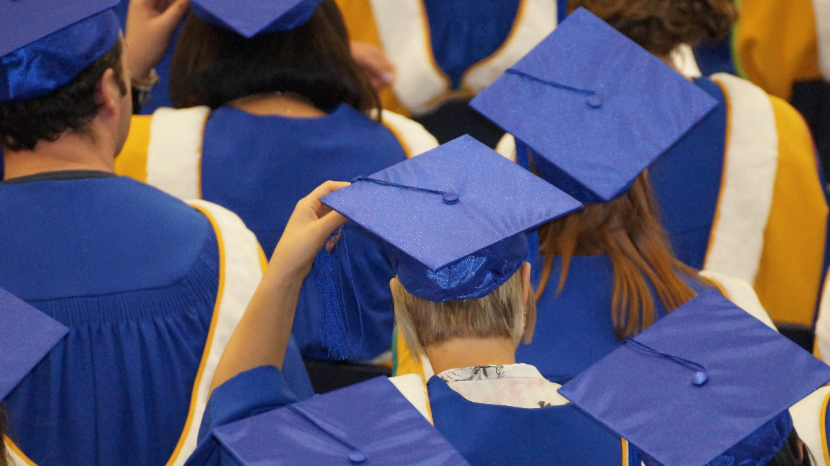College graduates struggle to find well-paying careers