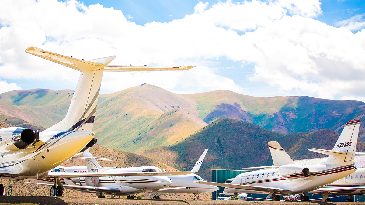 Private jets of the rich conflict with their expressed environmental agenda