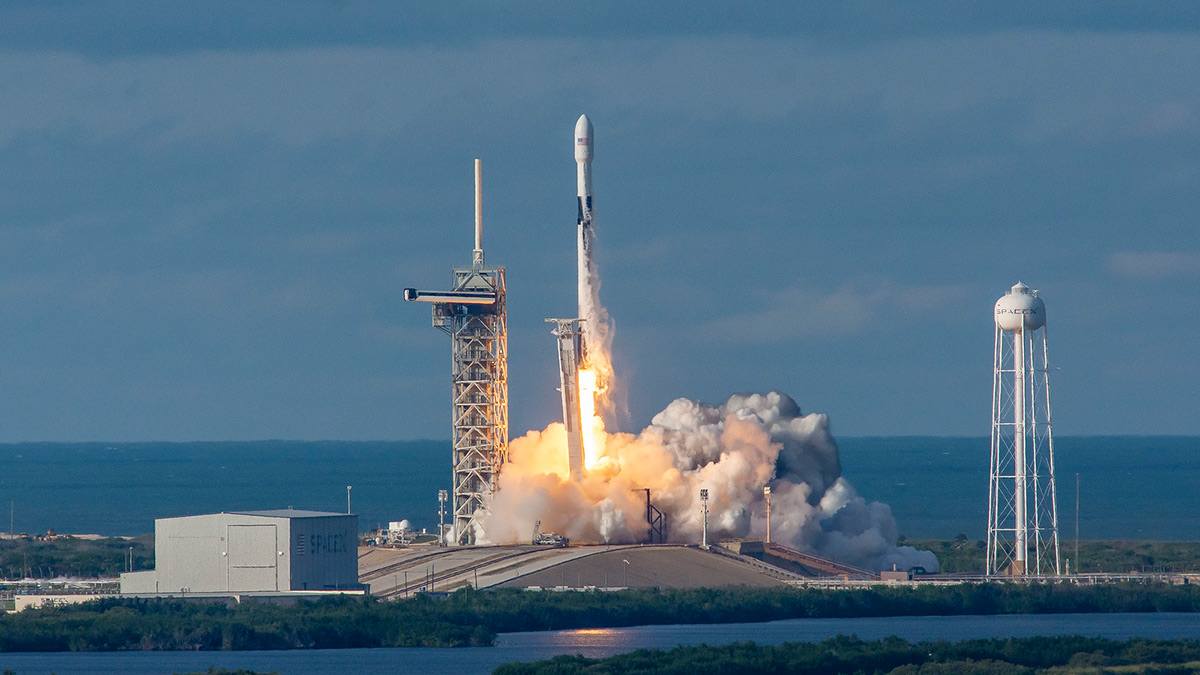 SpaceX commercial space launch