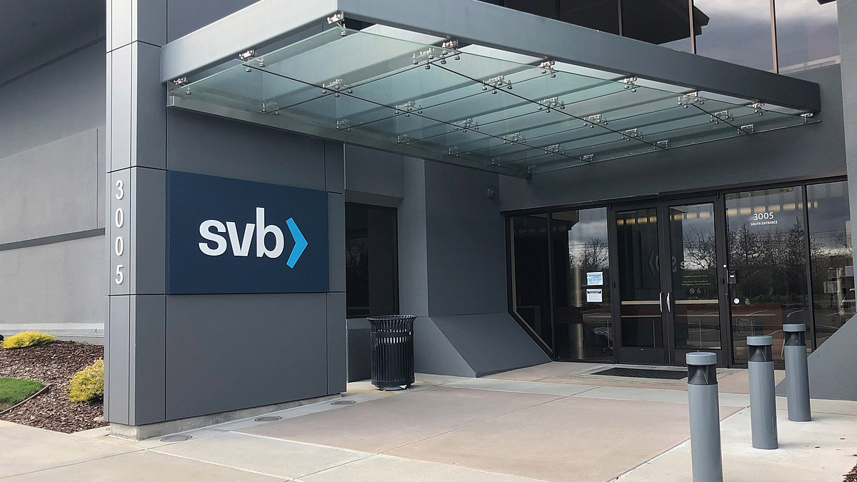 Silicon Valley Bank collapse may hurt Biden