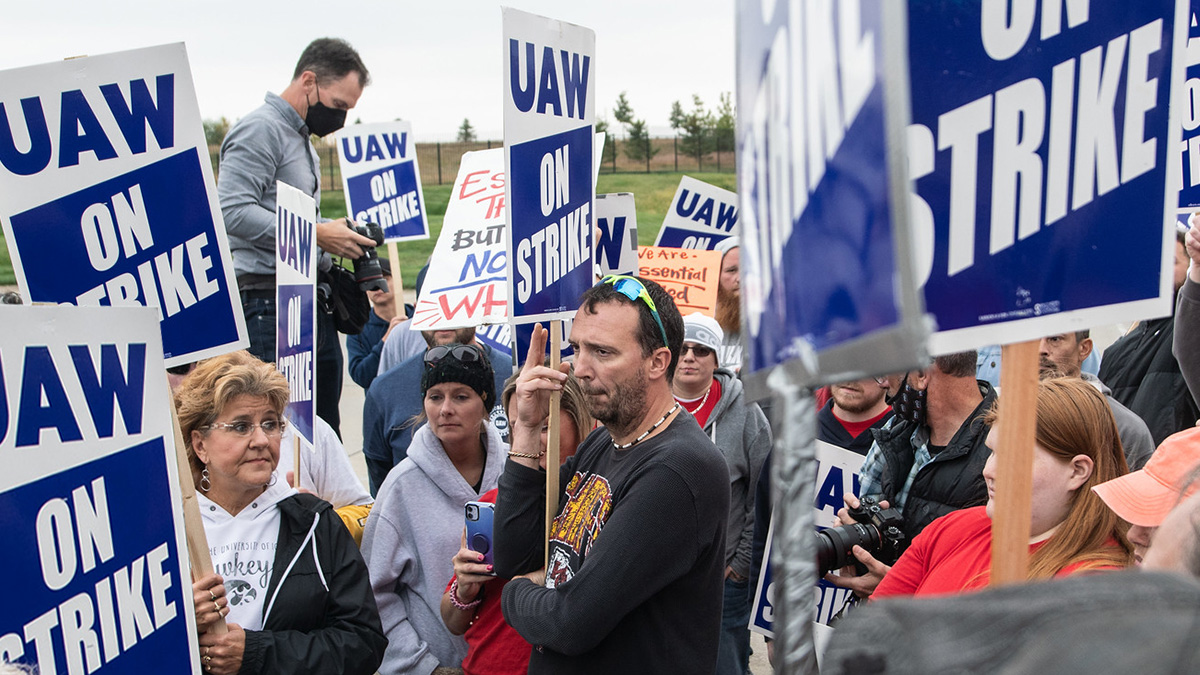 UAW strike reveals that many workers are no longer in lockstep with the Democratic Party.