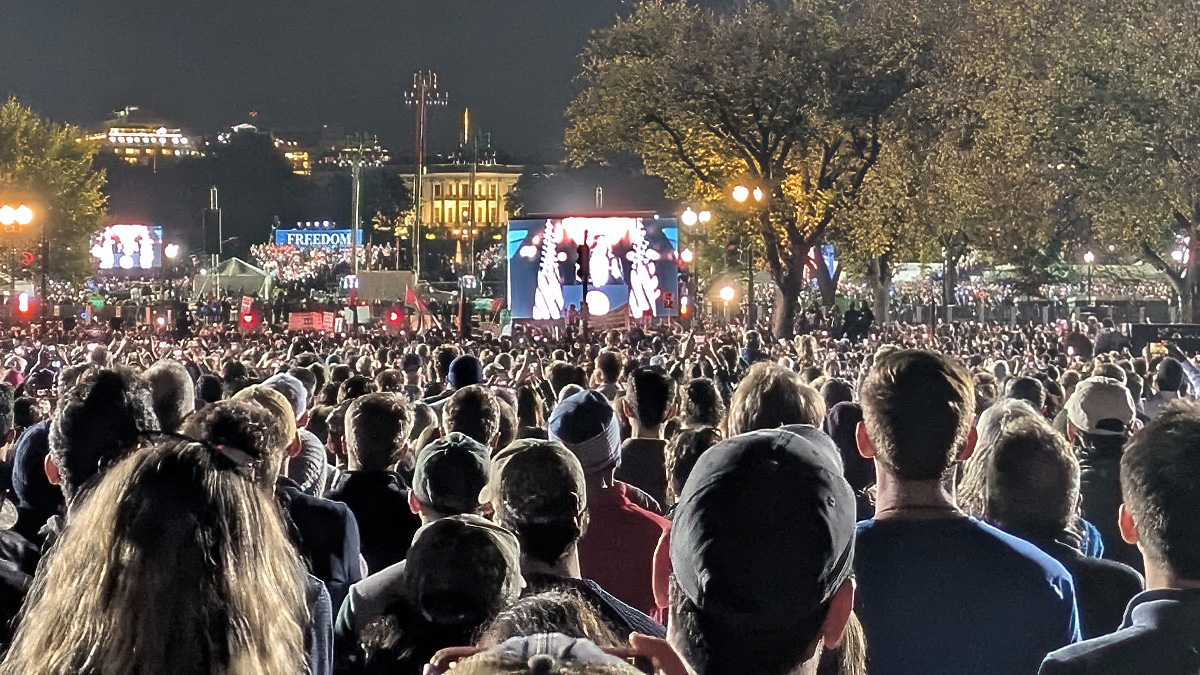 Kamala Harris campaign rally at the Ellipse, by Rob Pegoraro.